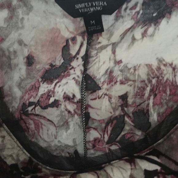 Beautiful Vera Wang blouse - Picture 3 of 3